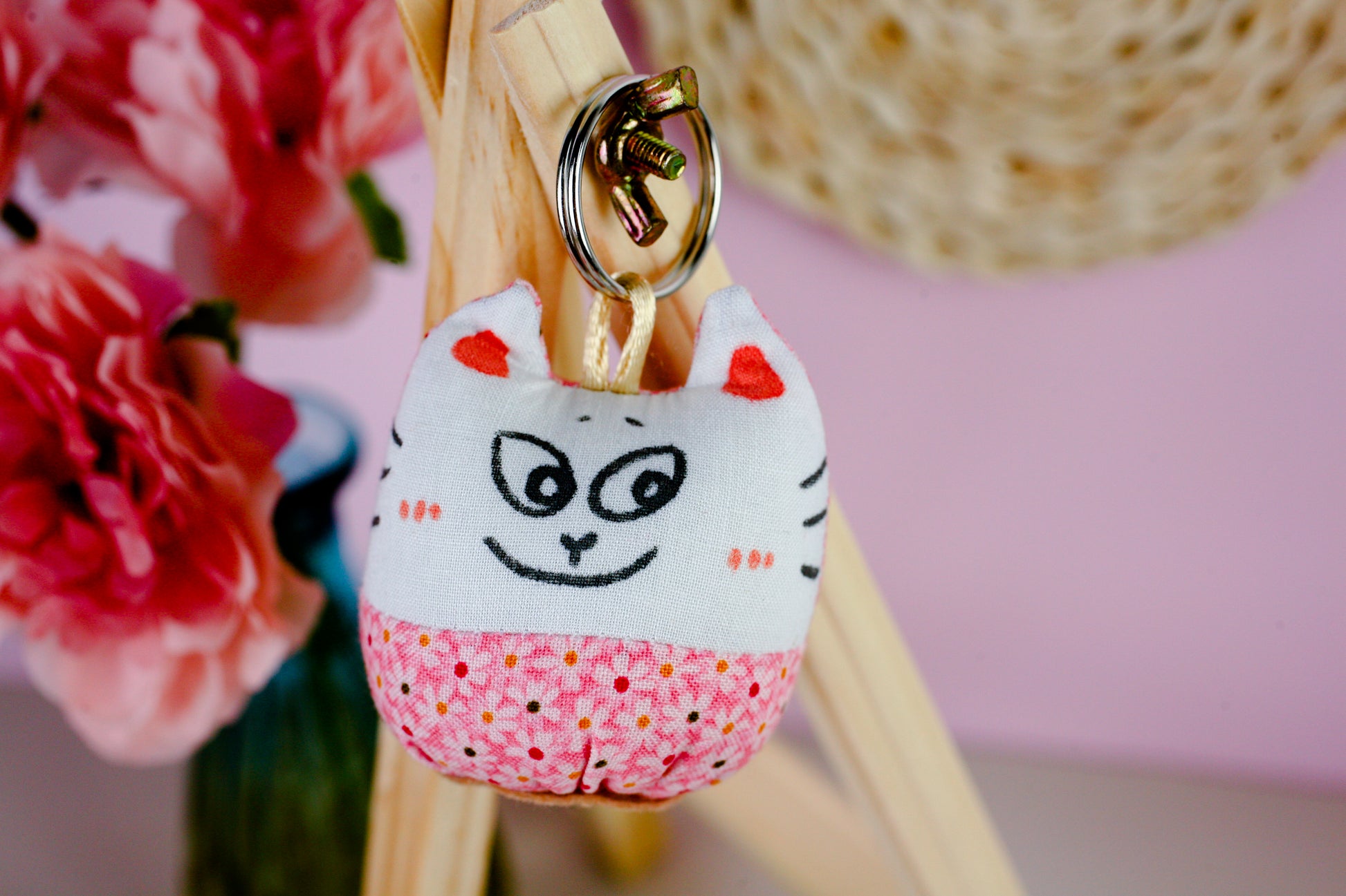 Funny Plush Cat Handcrafted Keychain - The Artisan Dreams